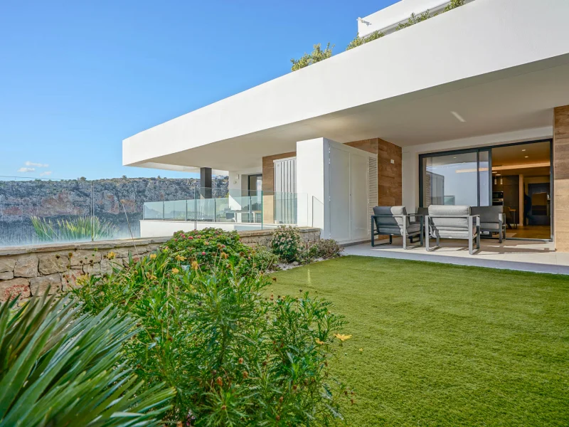 Apartamento moderno en Benitachell, Cumbre del Sol con jardín