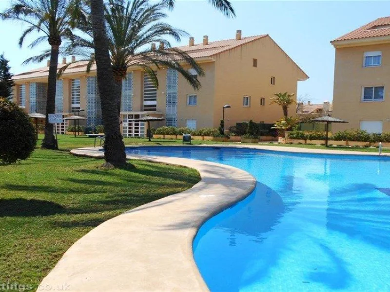Apartamento planta baja en Jávea con dos terrazas