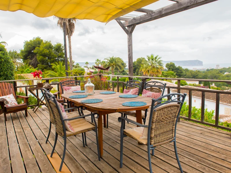 Villa con doble parcela y vistas al mar en Javea
