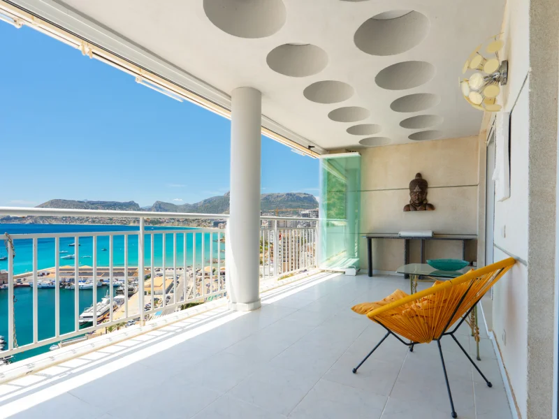 Ático en primera línea con vistas panorámicas al mar en Calpe en venta