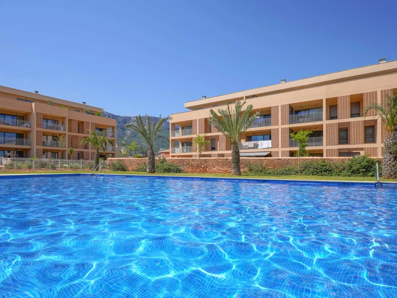 Apartamento en planta baja en Dénia con jardín privado y piscina comunitaria en venta