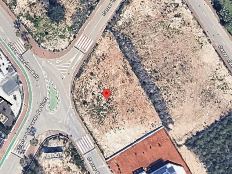 Terreno urbano con licencia de obra en venta en Jávea