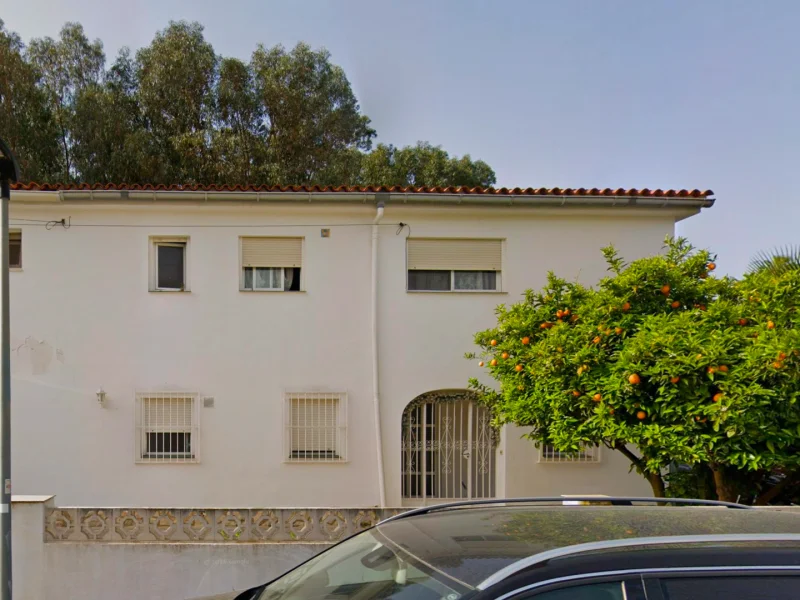 Casa adosada en venta en Albir, a 200m de la playa con jardín