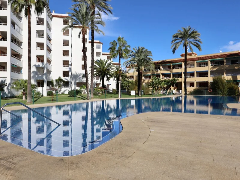 Apartamento en venta en Jávea con piscina comunitaria y terraza
