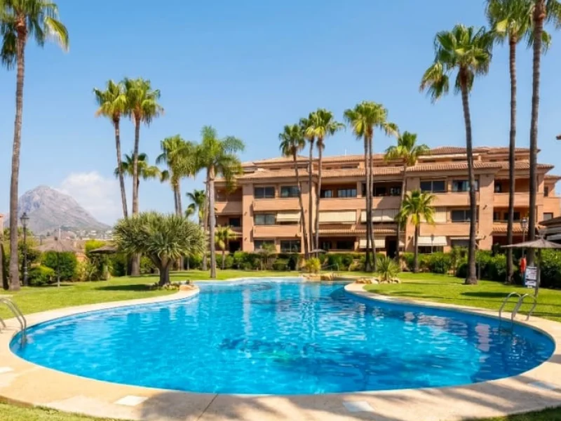 Ático dúplex en venta en Jávea, Alta Mar, con piscina y vistas panorámicas