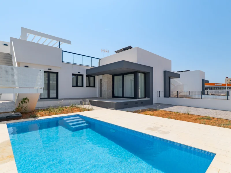 Moderna villa de 3 dormitorios en venta en El Verger con piscina