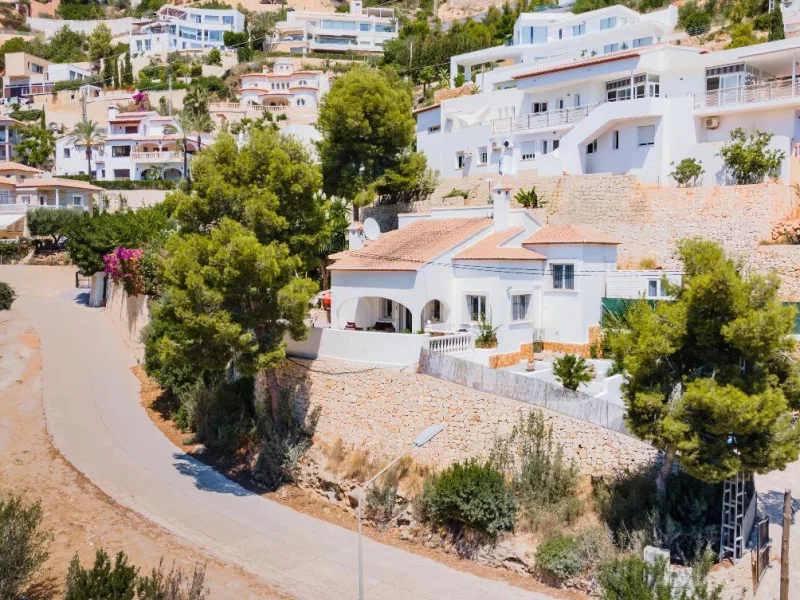 Villa en venta en Jávea con piscina privada y diseño mediterráneo