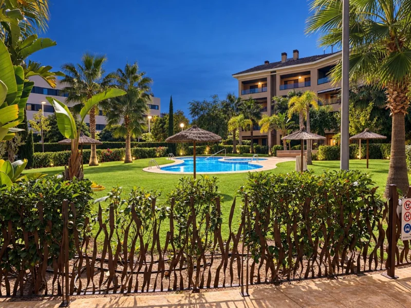 Exclusiva planta baja con jardín y piscina en Jávea (El Arenal)