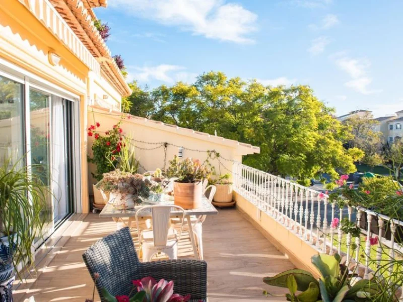 Apartamento moderno con amplia terraza en Jávea