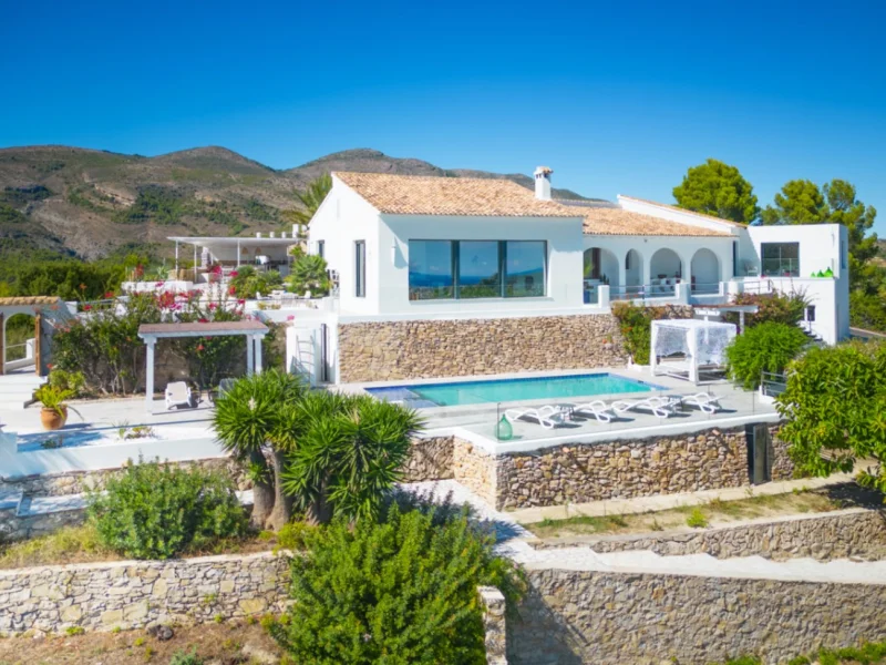 Chalet en Benissa con vistas panorámicas al mar y piscina privada