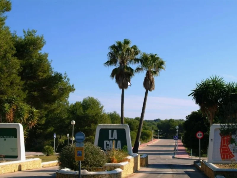 Terrenos llanos edificables con vistas al mar en Jávea