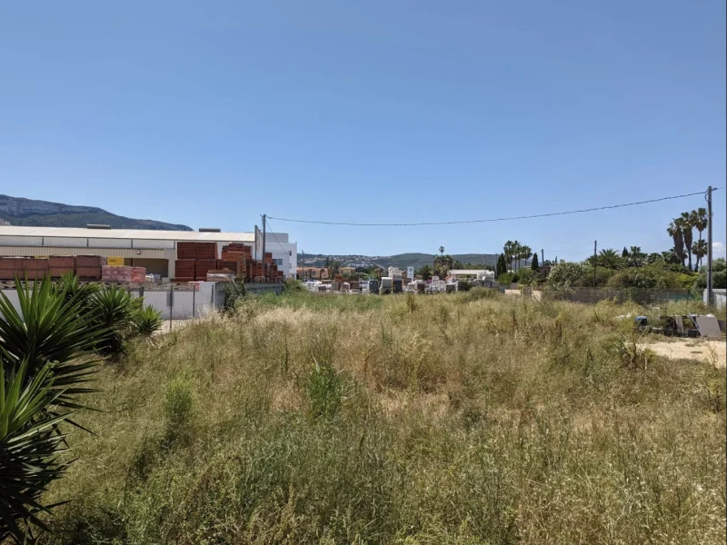 Parcela en Dénia con vistas al Montgó cerca del centro