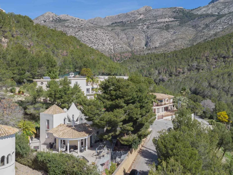 Villa con encanto en Altea, Santa Clara con piscina y vistas al mar