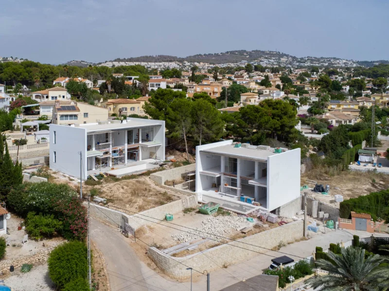Villa de obra nueva en Calpe, Partida La Merced con piscina