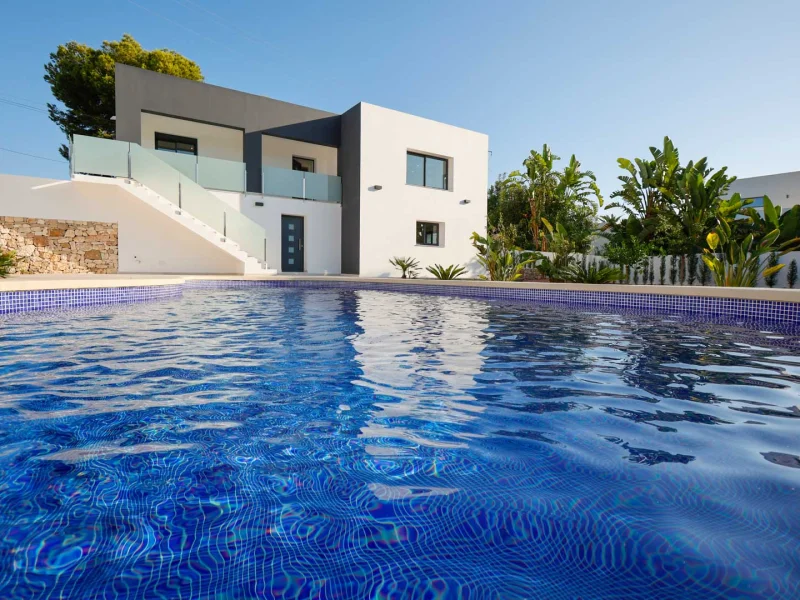 Villa moderna en Calpe, El Carrió con vistas al mar y energía solar
