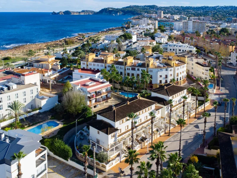 Casa adosada triplex en Jávea, Arenal con piscina comunitaria
