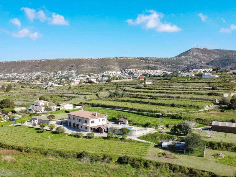 Villa en Benitachell con viñedo propio y vistas panorámicas