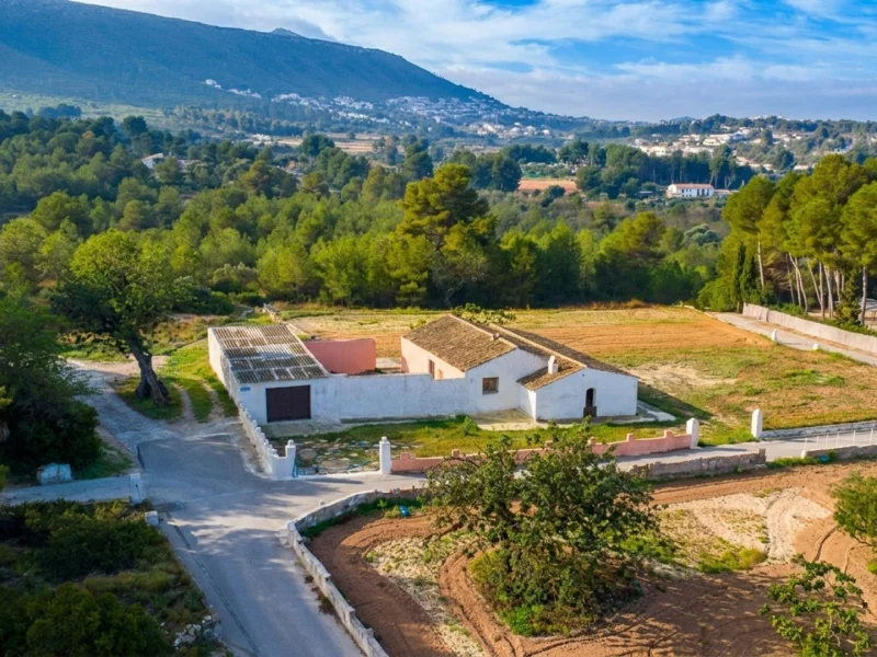 Finca tradicional con gran parcela para renovar en Jávea