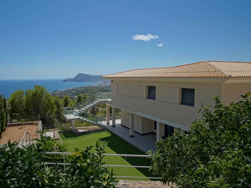 Villa moderna de lujo en Altea con vistas panorámicas al mar