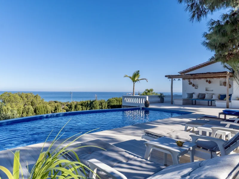 Villa con vistas al mar en venta en Dénia