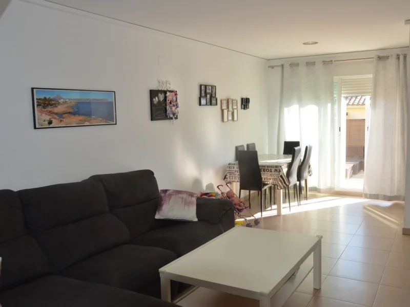 Apartamento dúplex con terraza y vistas en Gata de Gorgos