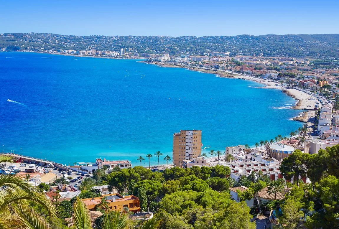 Comprar villa en Jávea: Inversión ideal en la Costa Blanca