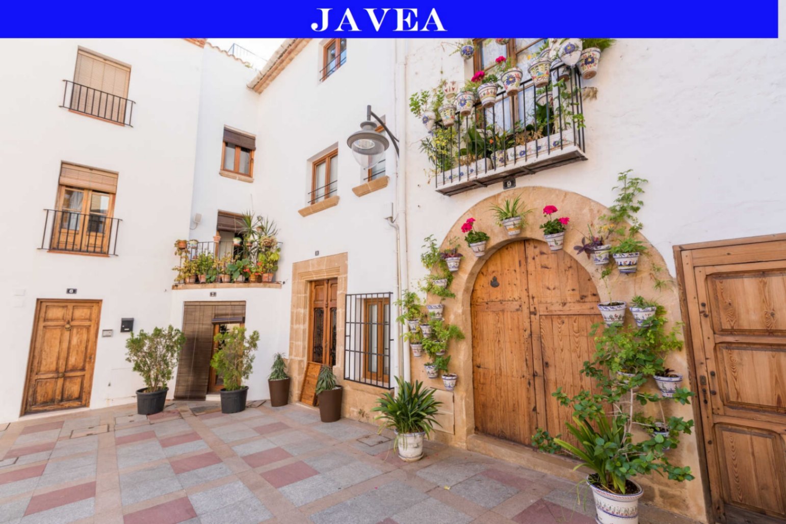 Apartamento en planta baja en Dénia con piscina y terraza privada