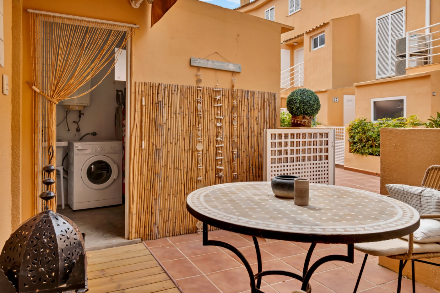 Apartamento en planta baja en Dénia con piscina y terraza privada
