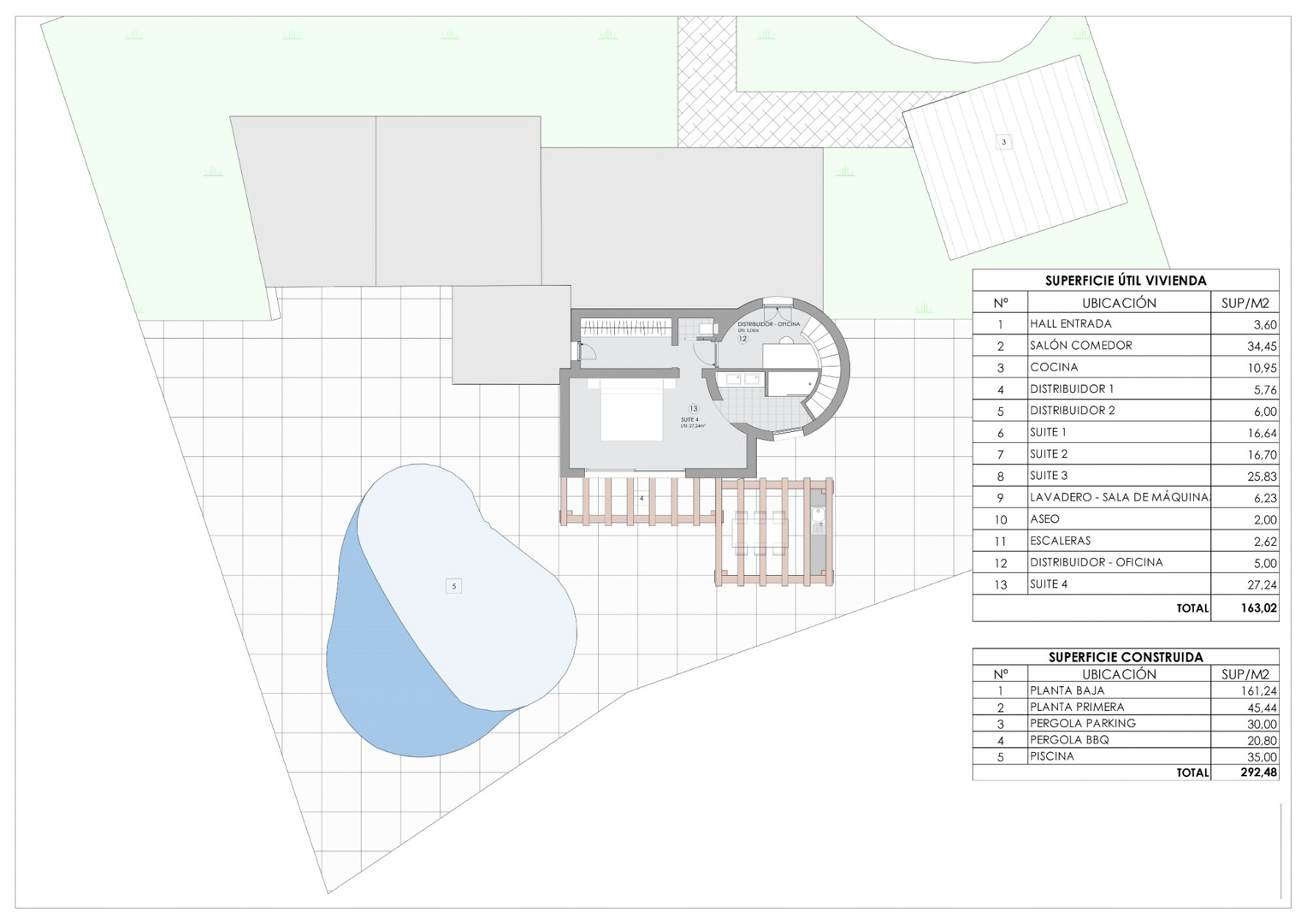 Plano técnico que detalla la distribución de la suite superior, la zona de piscina de 35m² y el desglose de superficies construidas y útiles del proyecto.
