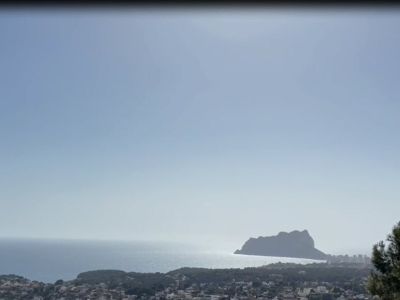 Vistas panorámicas al mar Mediterráneo y al Peñón de Ifach desde la villa en Montemar, Benissa.