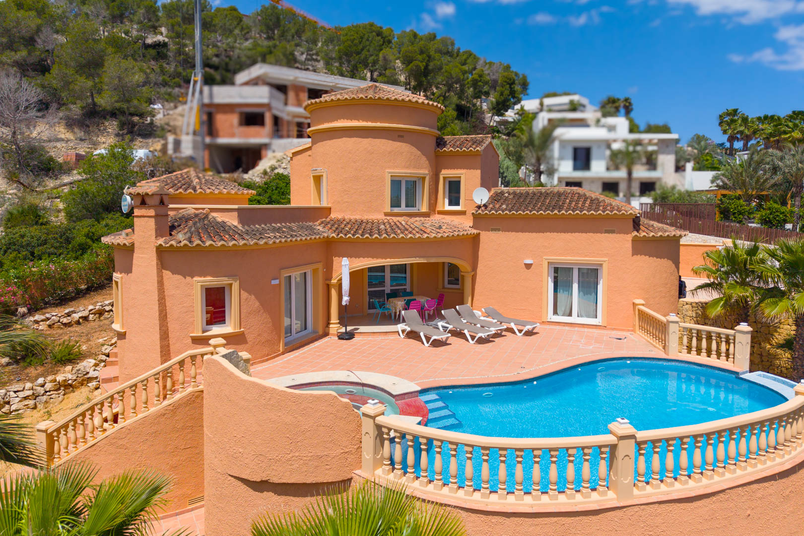 Villa de Lujo en Jávea: 3 Dormitorios, Vistas Increíbles. ¡Oportunidad!