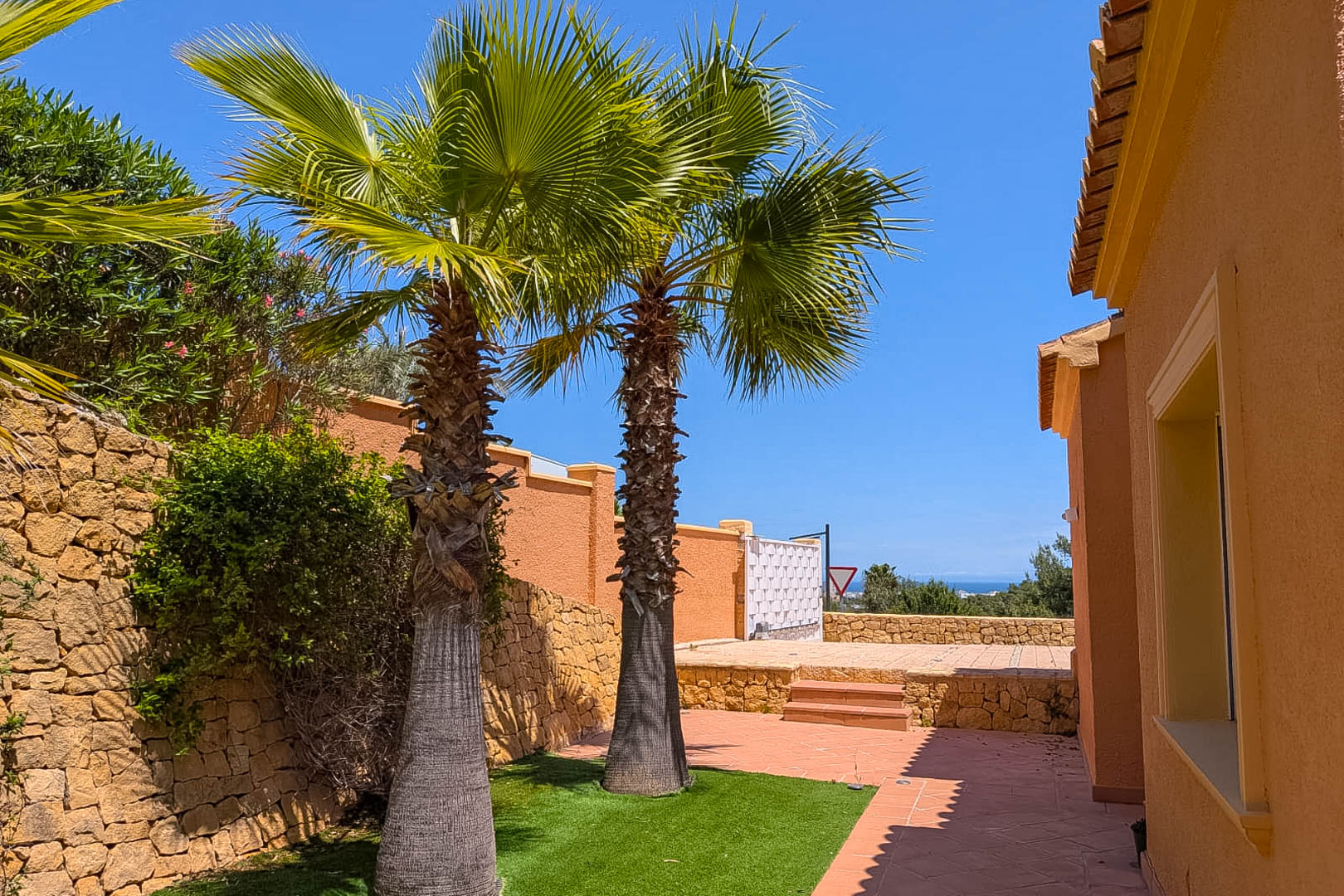 Villa de Lujo en Jávea: 3 Dormitorios, Vistas Increíbles. ¡Oportunidad!