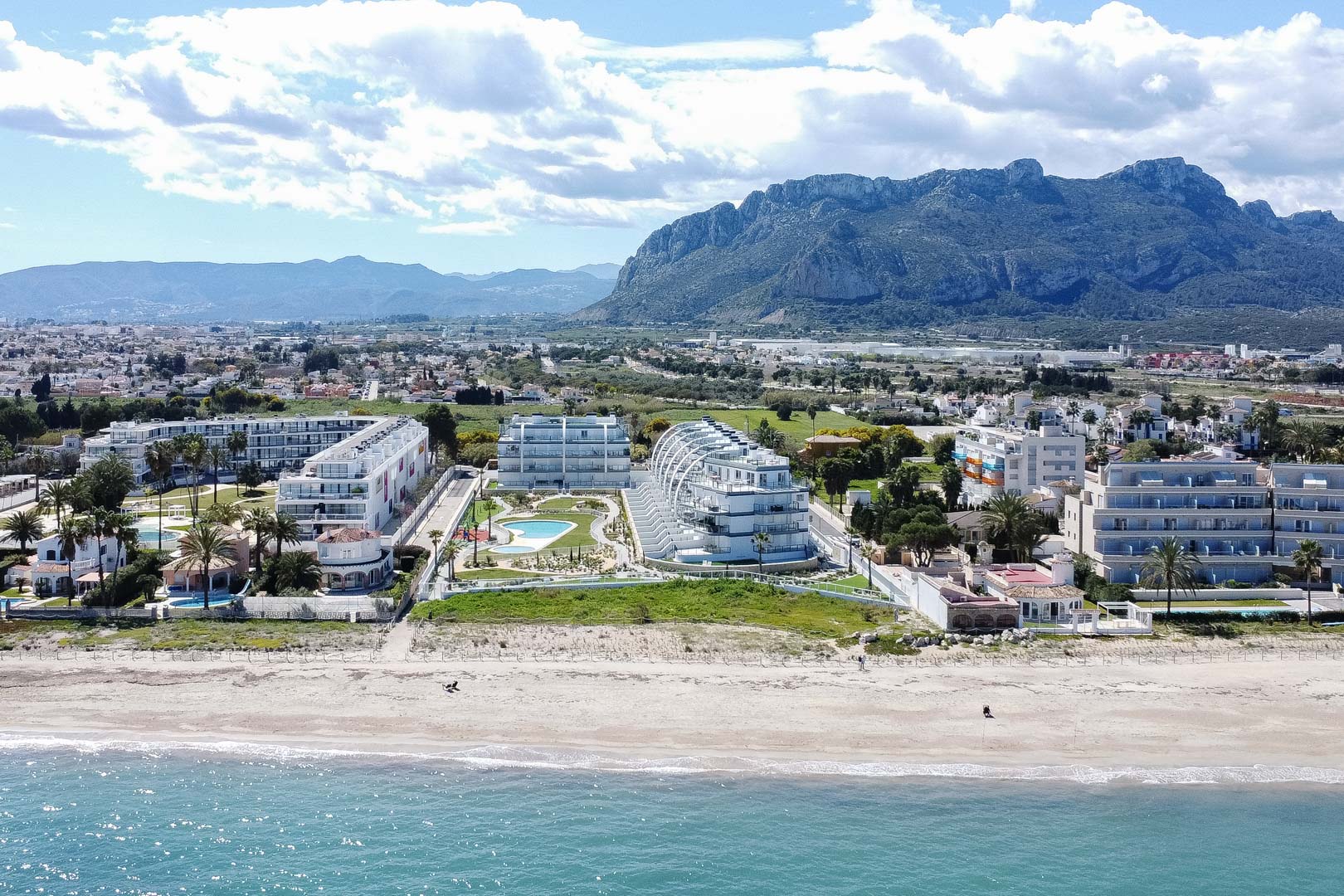 Apartamento Nuevo en Dénia: Lujo y Espacio