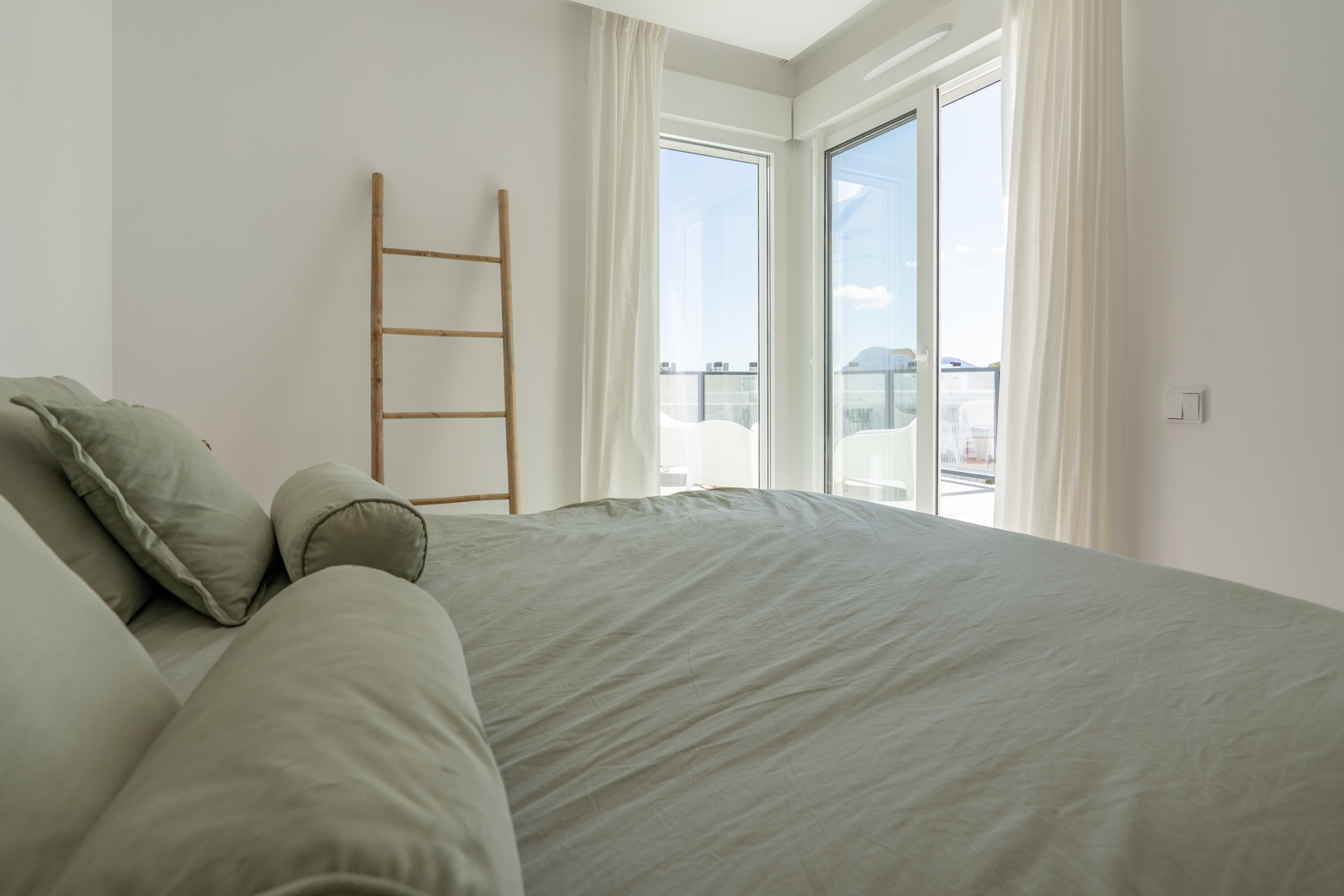 Apartamento Nuevo en Dénia: Lujo y Espacio