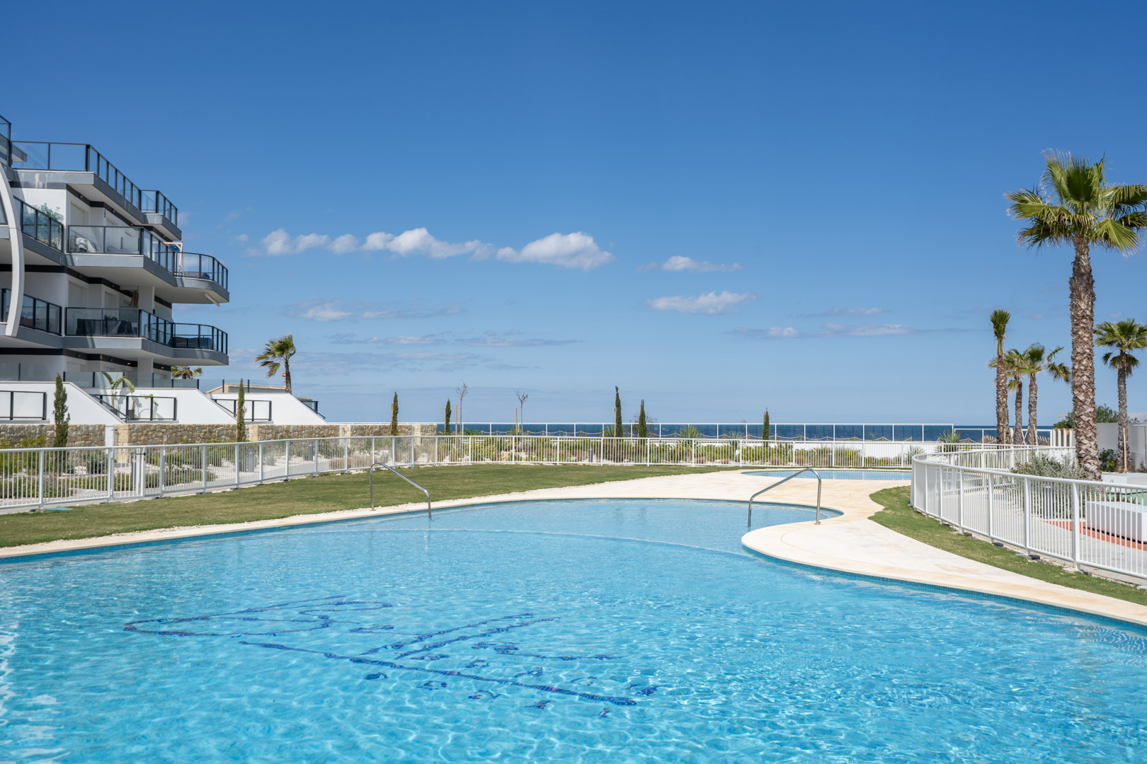 Apartamento Nuevo en Dénia: Lujo y Espacio