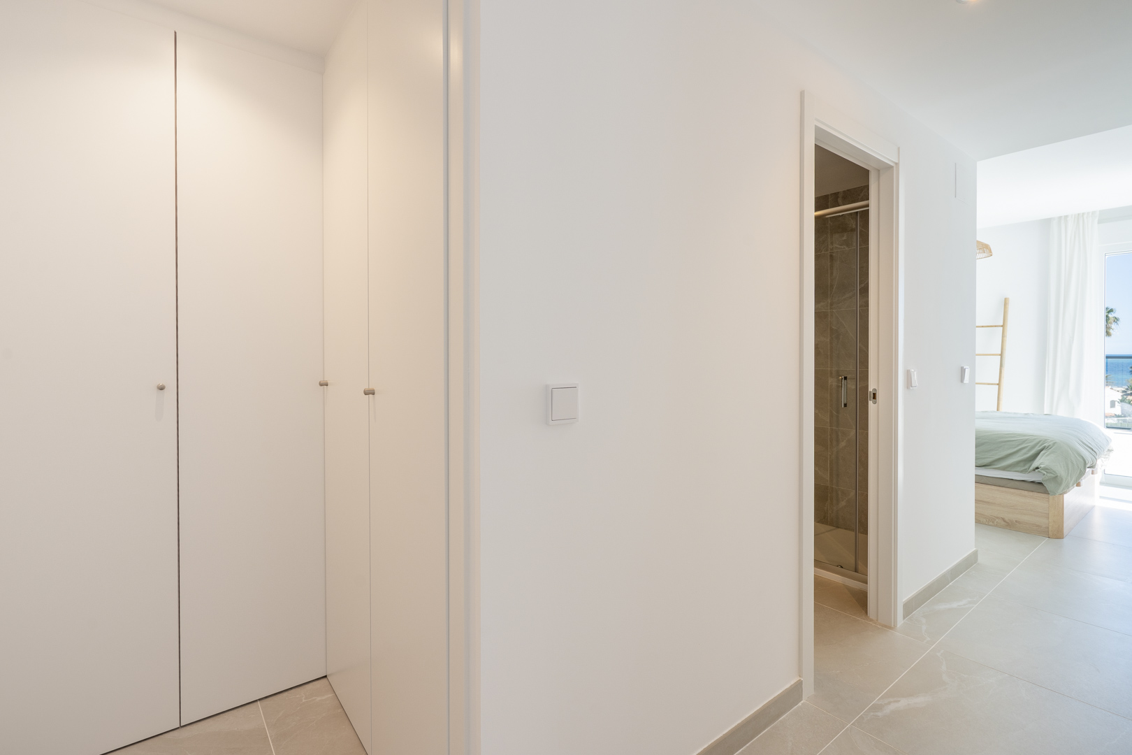 Apartamento Nuevo en Dénia: Lujo y Espacio