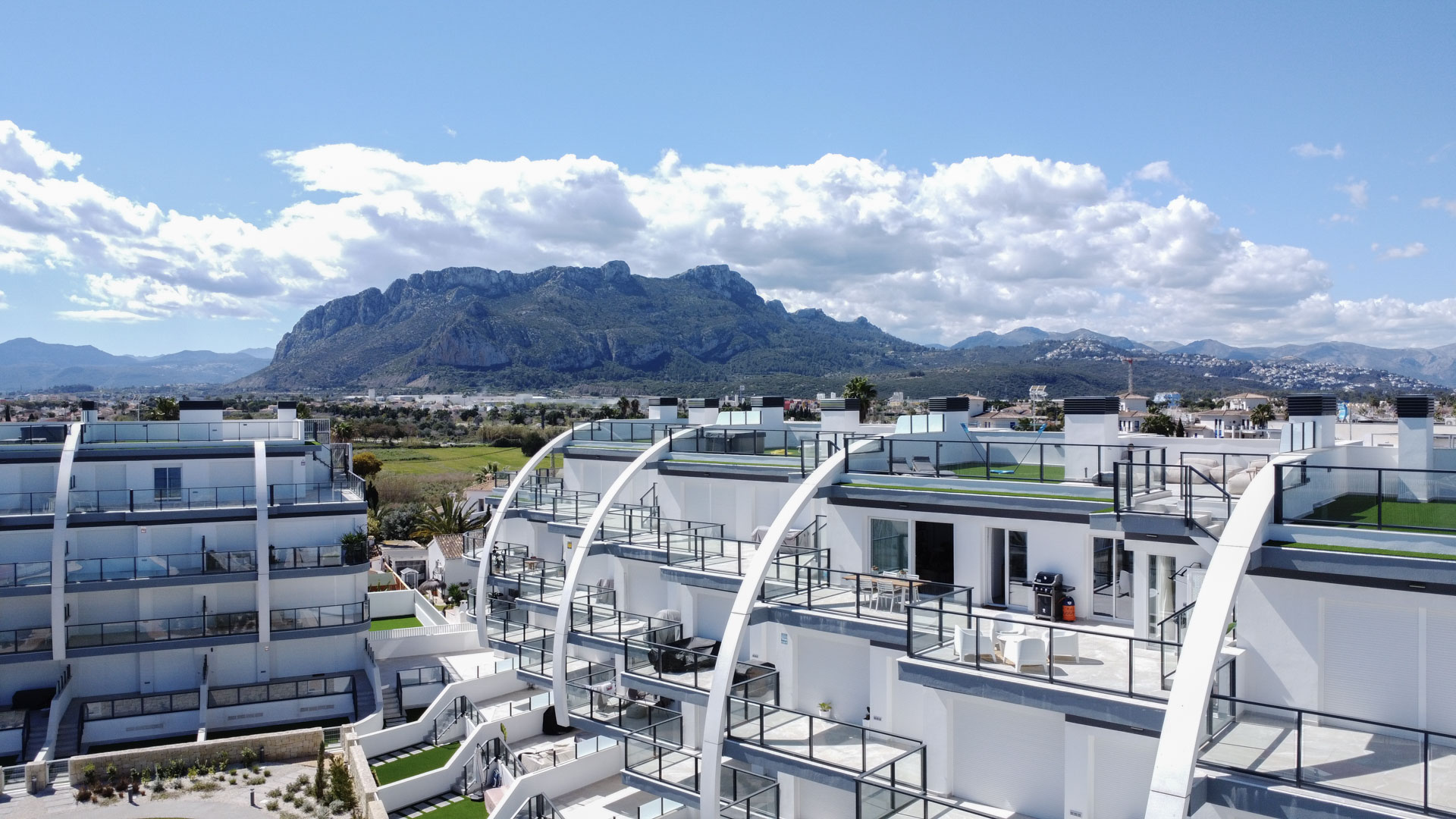 Apartamento Nuevo en Dénia: Lujo y Espacio