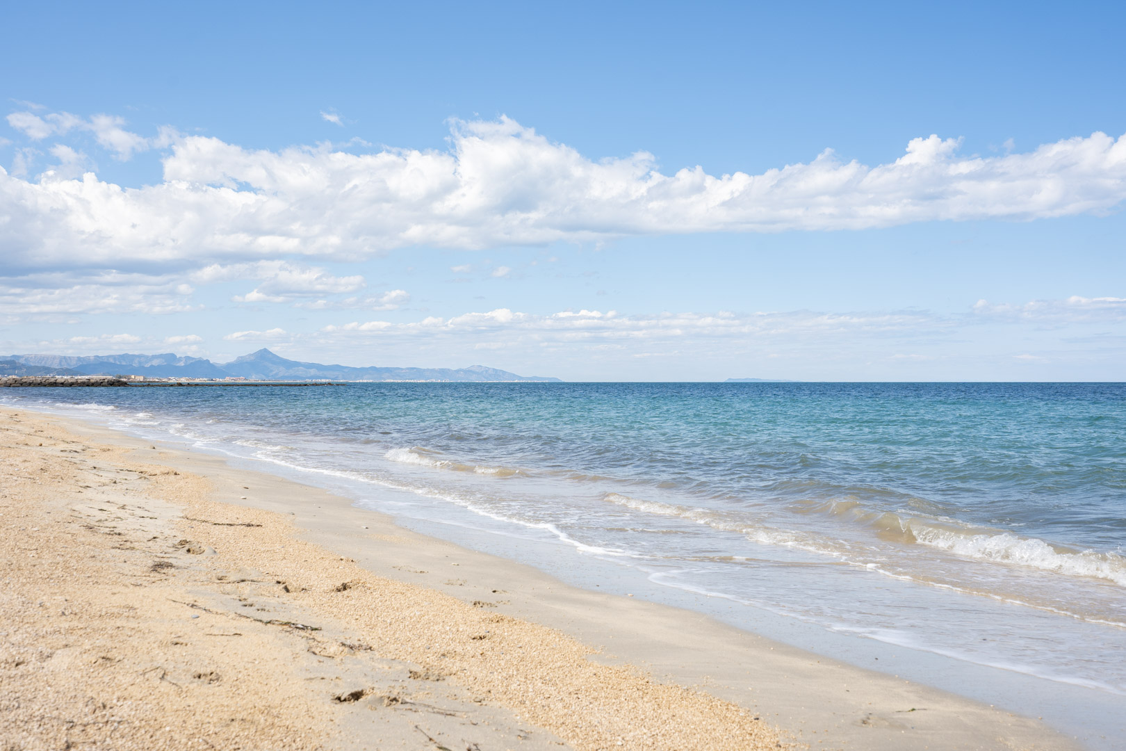 Apartamento Nuevo en Dénia: Lujo y Espacio
