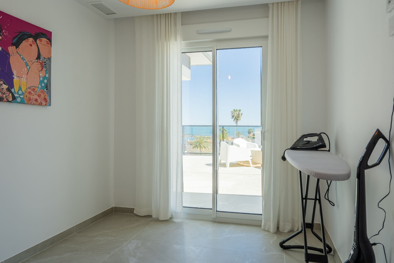 Apartamento Nuevo en Dénia: Lujo y Espacio