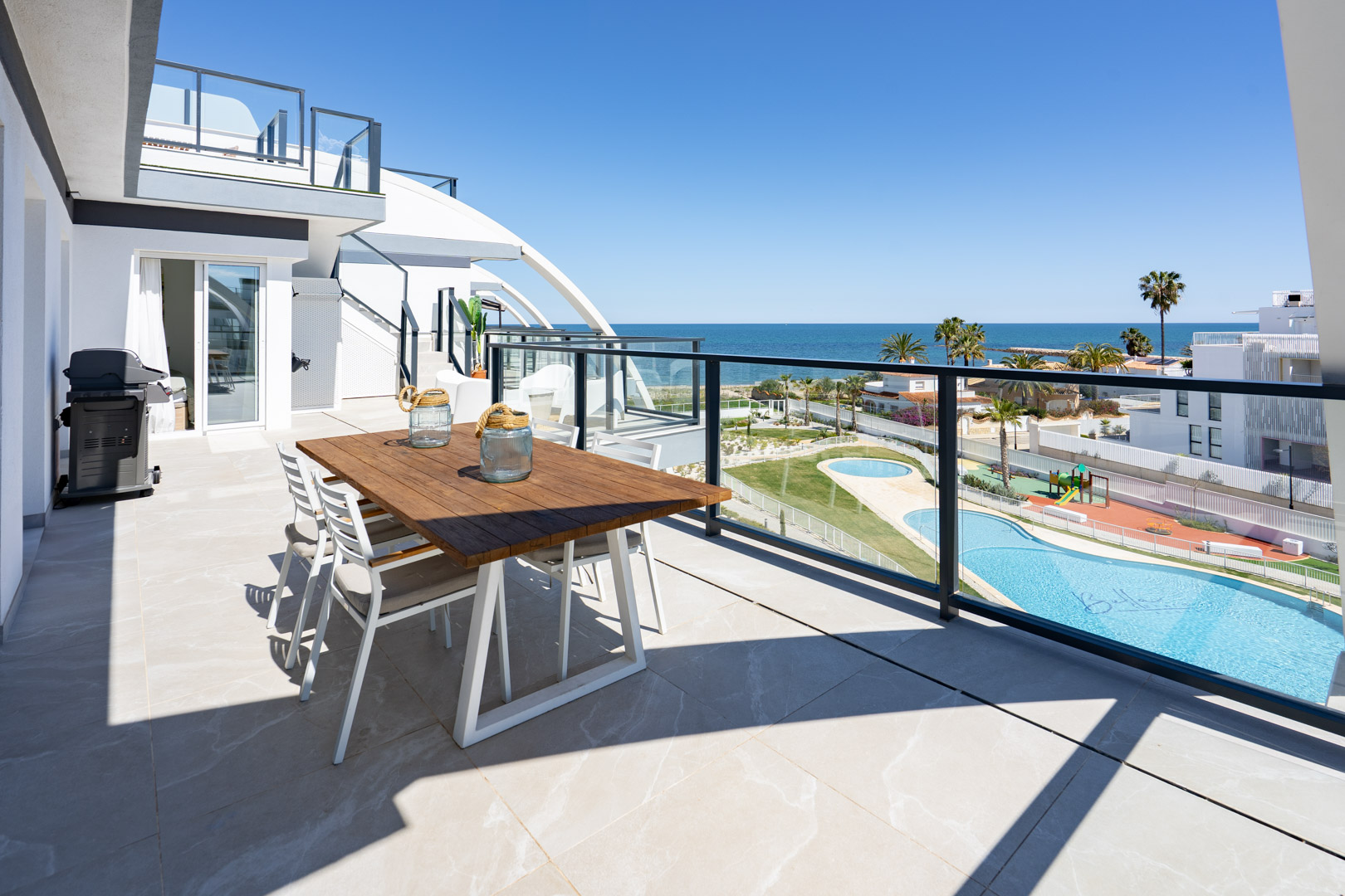Apartamento Nuevo en Dénia: Lujo y Espacio