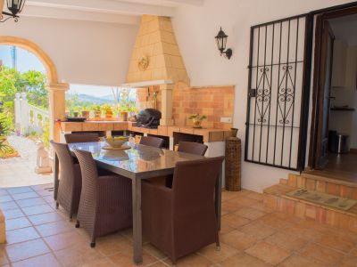 Comedor exterior cubierto