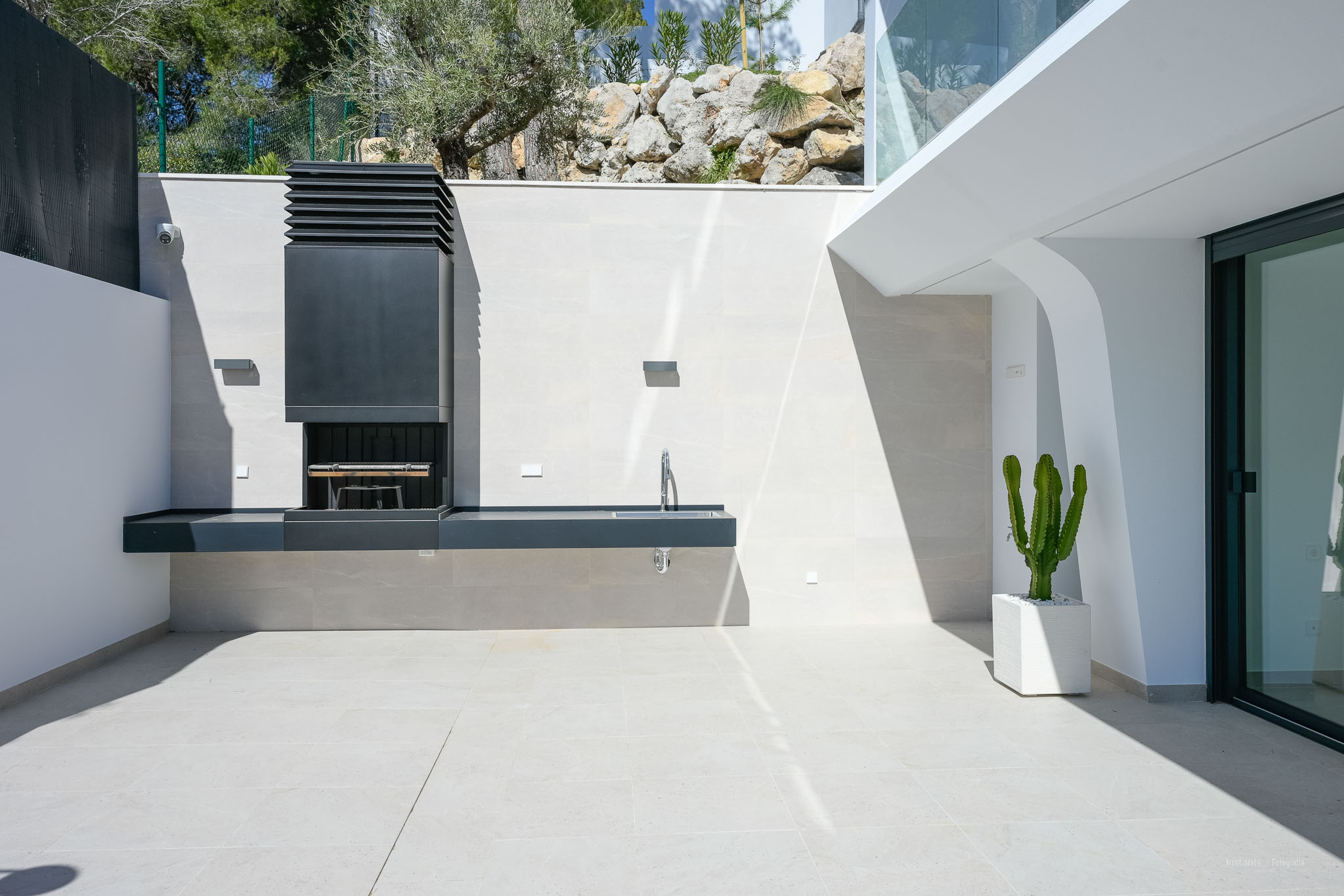 Lujo costero: villa de 4 dormitorios en venta en Altea con vistas al mar y piscina privada