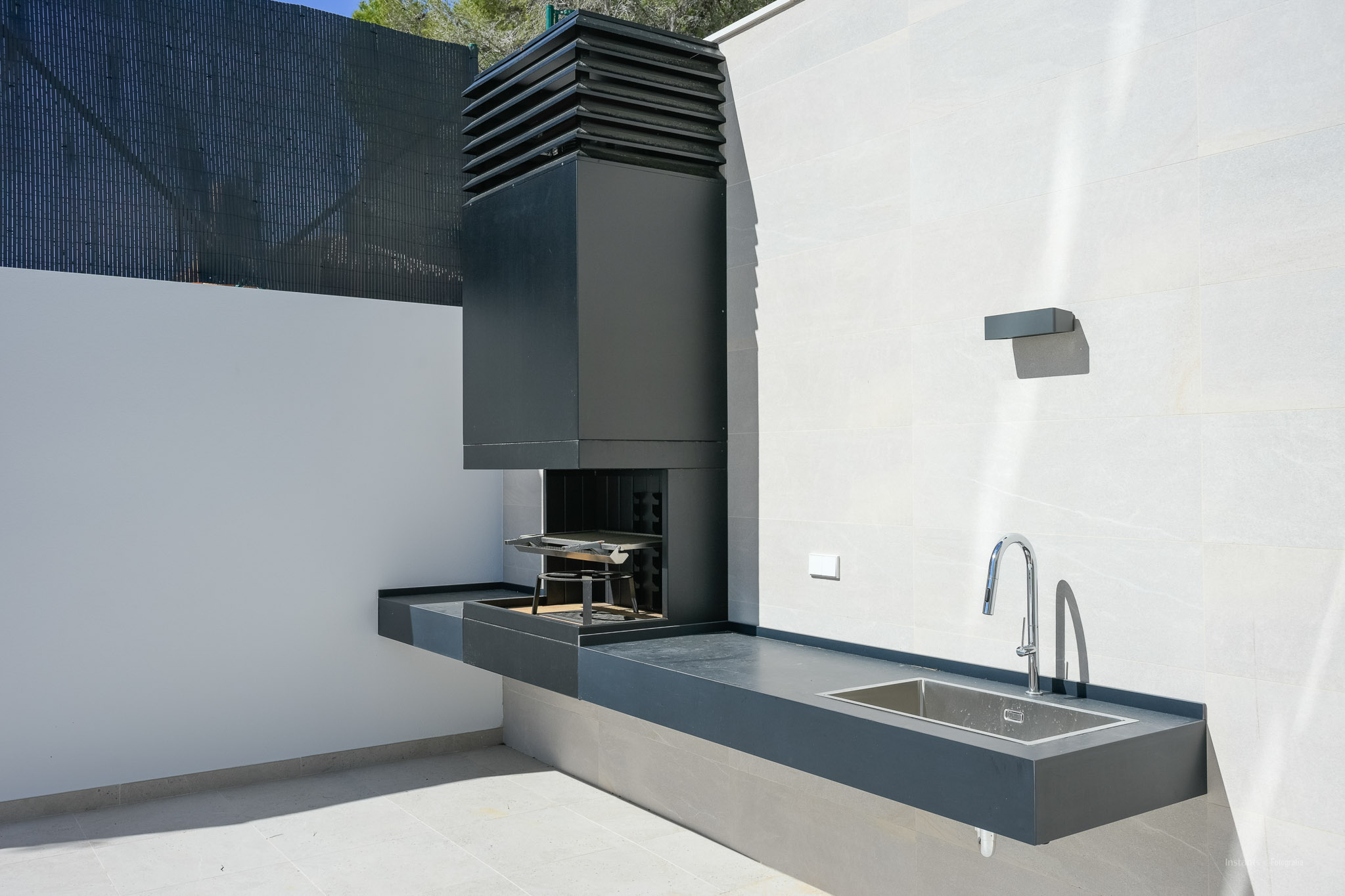 Lujo costero: villa de 4 dormitorios en venta en Altea con vistas al mar y piscina privada