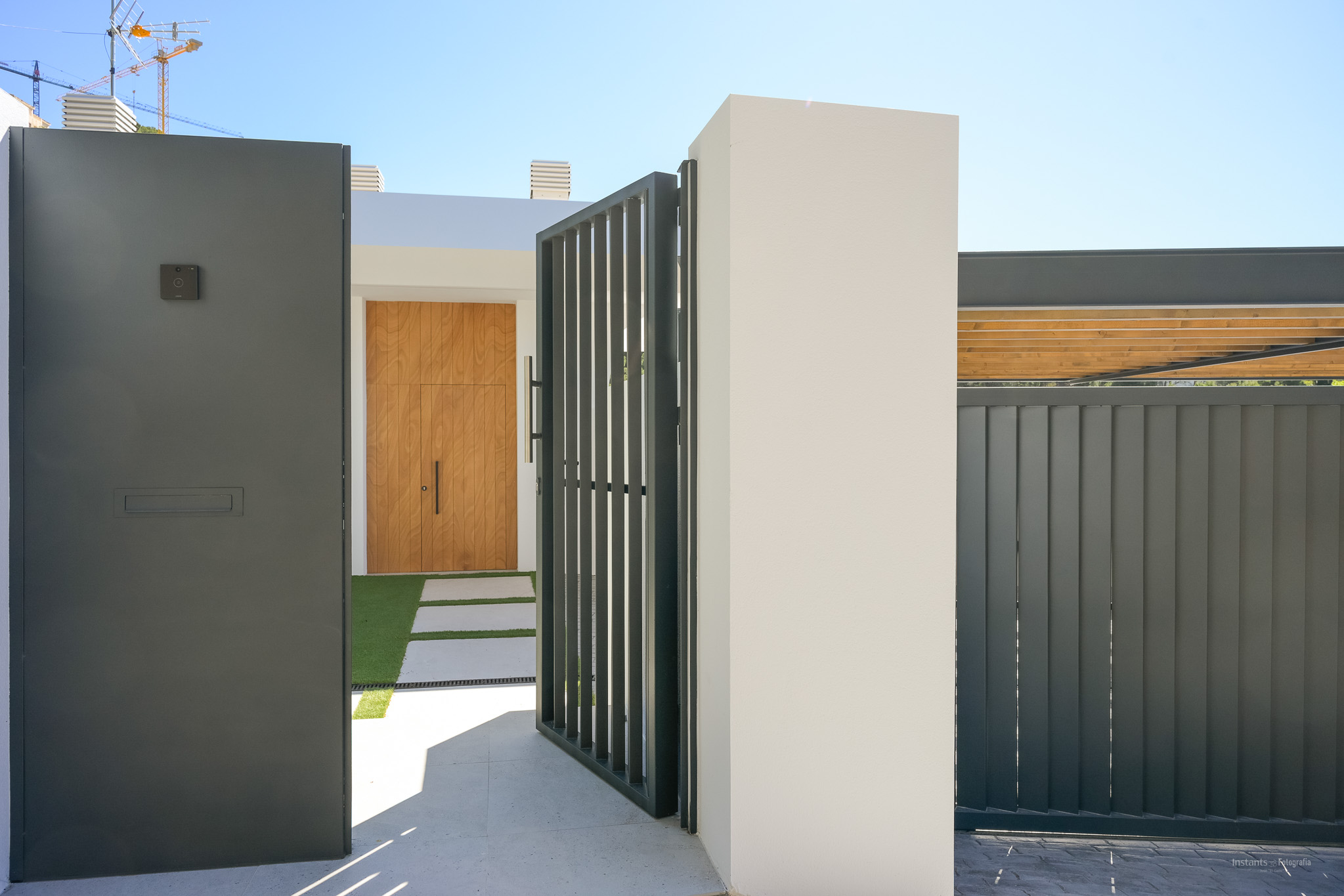 Lujo costero: villa de 4 dormitorios en venta en Altea con vistas al mar y piscina privada