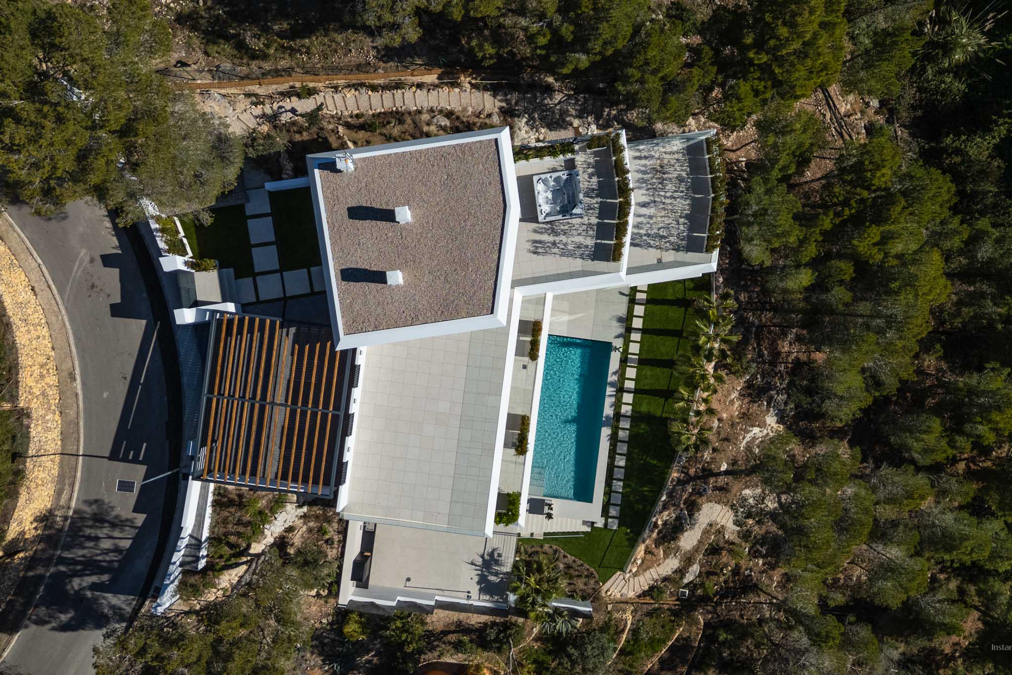 Lujo costero: villa de 4 dormitorios en venta en Altea con vistas al mar y piscina privada