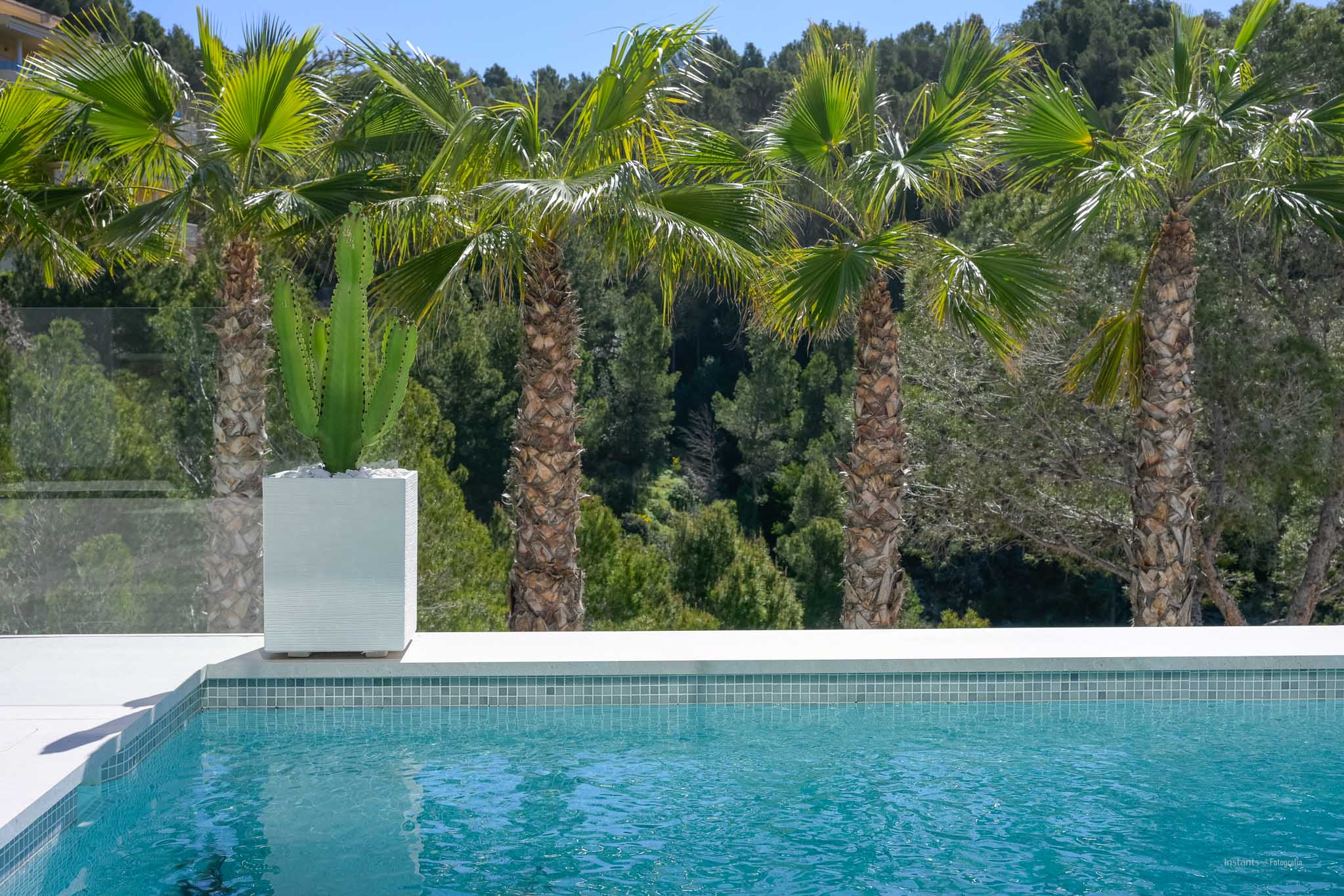 Lujo costero: villa de 4 dormitorios en venta en Altea con vistas al mar y piscina privada