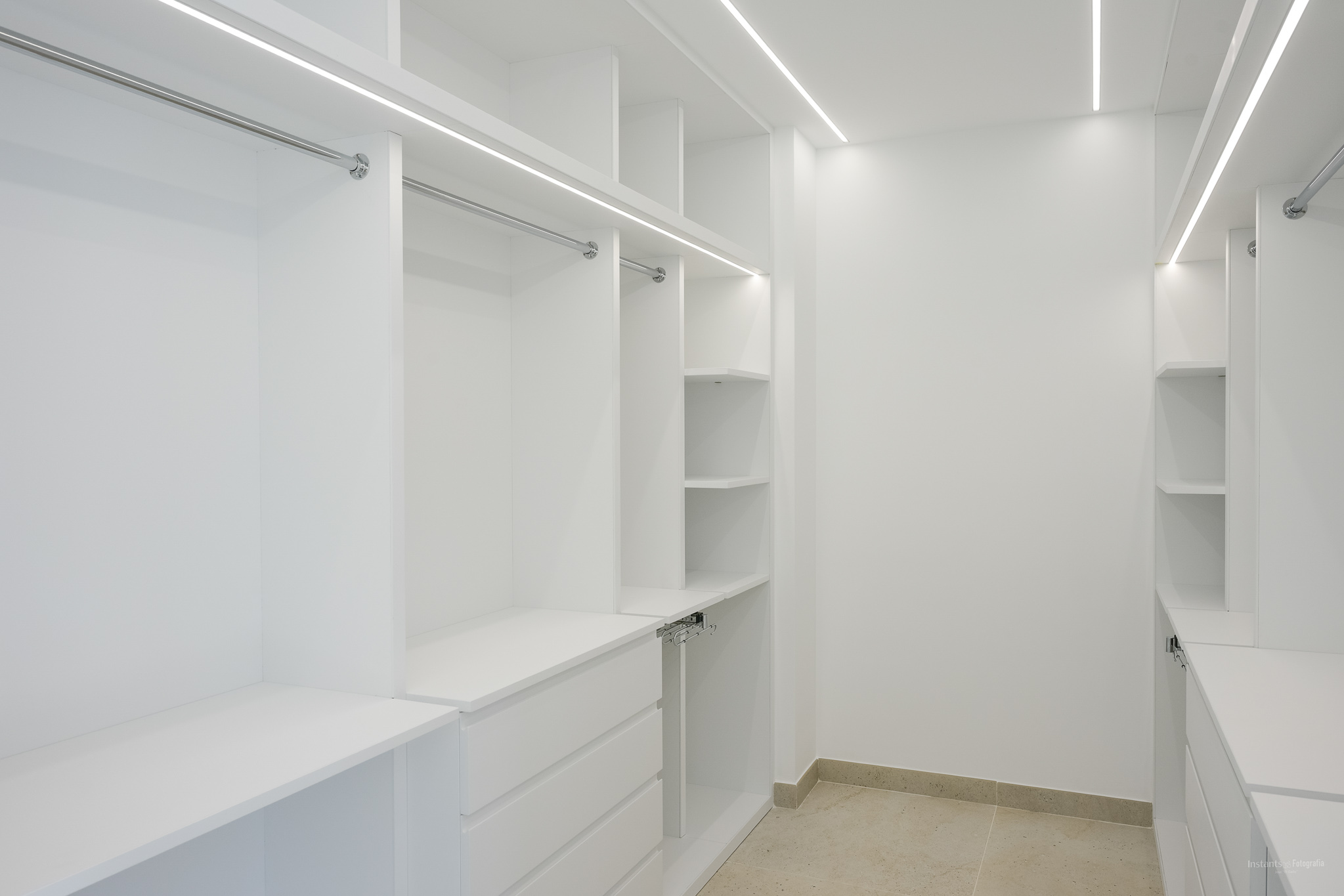 Lujo costero: villa de 4 dormitorios en venta en Altea con vistas al mar y piscina privada
