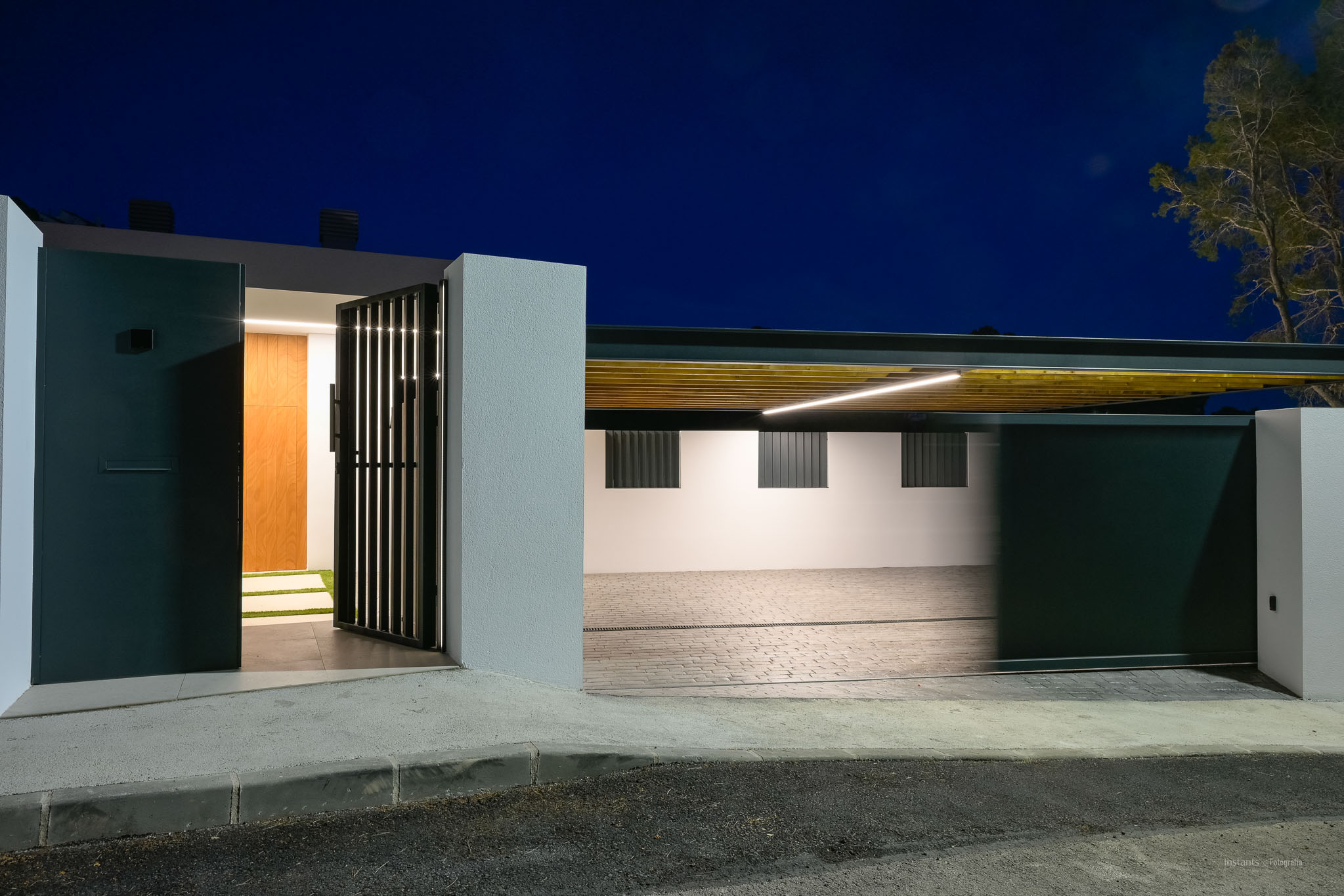Lujo costero: villa de 4 dormitorios en venta en Altea con vistas al mar y piscina privada