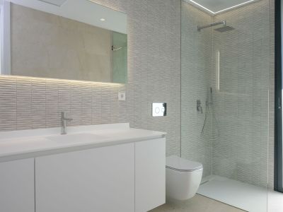 Lujo costero: villa de 4 dormitorios en venta en Altea con vistas al mar y piscina privada