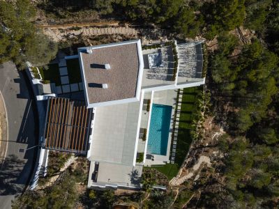 Lujo costero: villa de 4 dormitorios en venta en Altea con vistas al mar y piscina privada